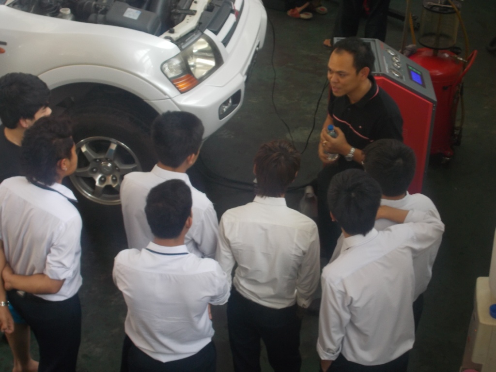 2014 LECTURE AND PRACTICE FOR MYANMAR NOBLE COLLEGE'S STUDENTS